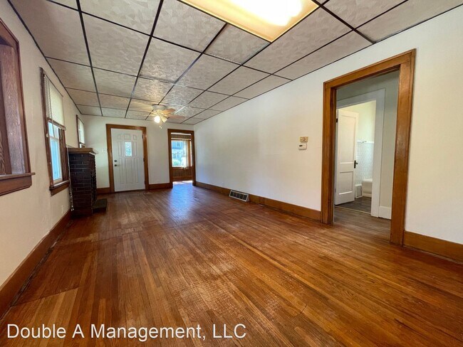 Building Photo - 2 br, 1 bath House - 2702 E. 4th St.