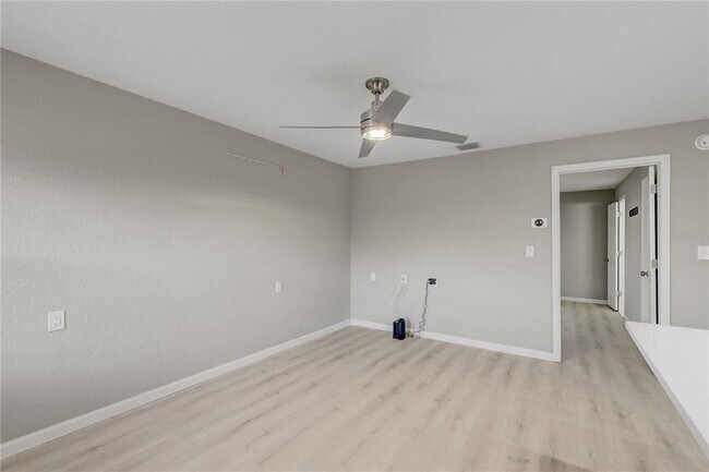 Foto del edificio - 9030 Blind Pass Rd