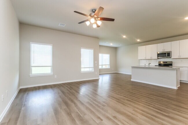 Foto del edificio - 624 Levine Ct