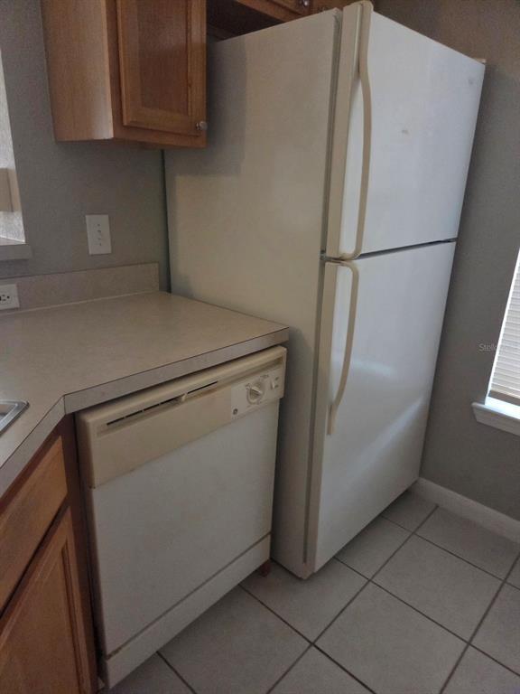 Building Photo - 9037 Lee Vista Blvd