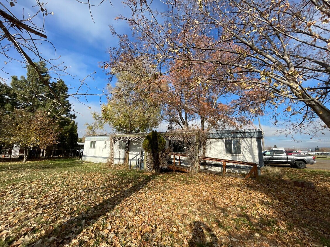Foto principal - 681 E Ash St
