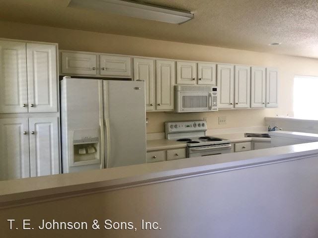 Building Photo - 3 br, 2.5 bath House - 585 Oxford St