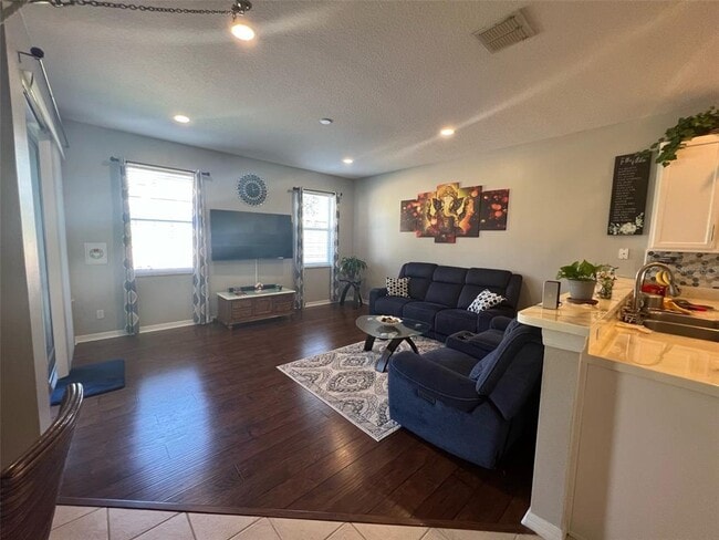 Building Photo - 1008 Travertine Terrace