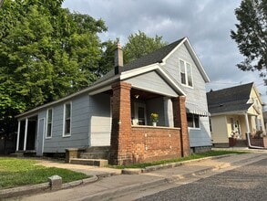 Building Photo - 44 Vandine Pl NE