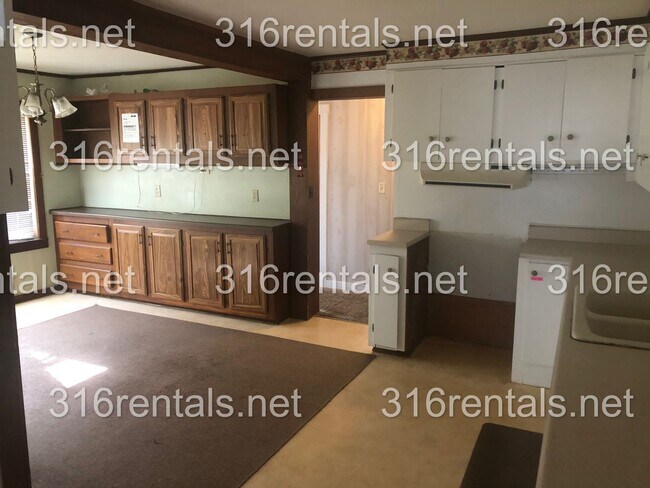 Foto del edificio - $1095 - 4 bed 2 bath - Single Family Home
