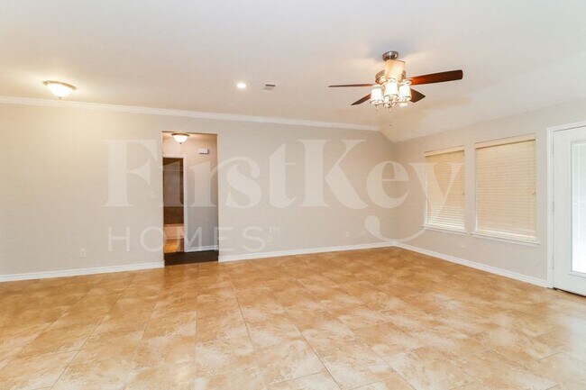 Foto del edificio - 2010 Lindentree Dr