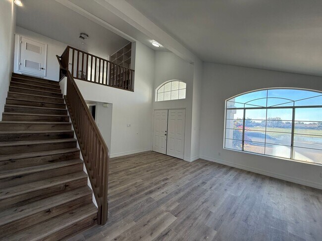 Foto del edificio - 4 BEDROOM IN RANCHO SERENO - FRESHLY REMODELED