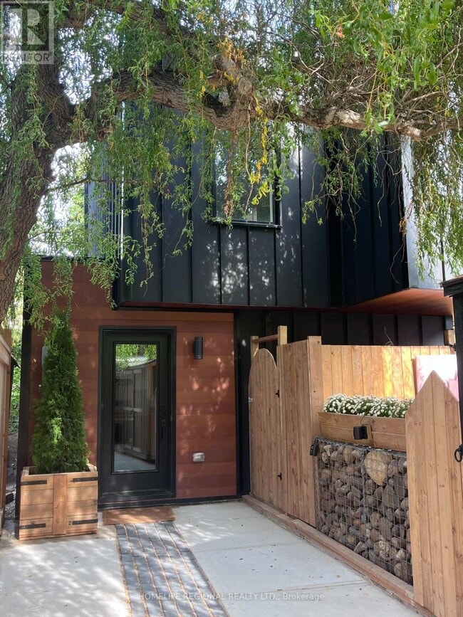 Building Photo - 5 Edgewood Gardens