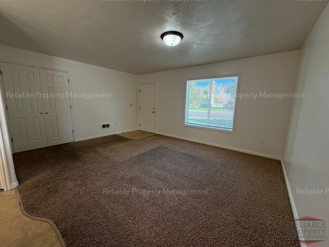 Building Photo - 3108 E Chasewood Dr