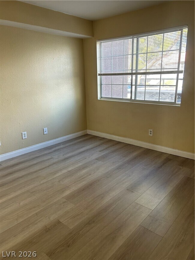 Building Photo - 2750 S Durango Dr