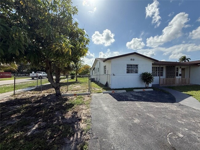 Foto del edificio - 1101 NW 55th Ave