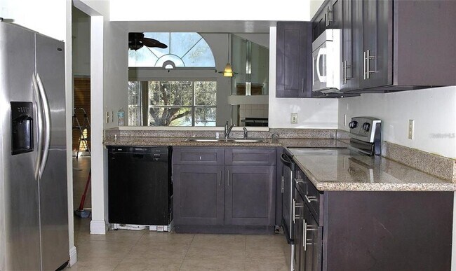 Foto del edificio - 972 Summer Lakes Dr