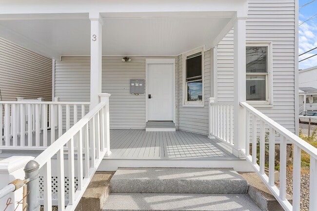 Photo - 3 Seafoam Ave - 1 - Chic Spacious Living near Ocean and city /parking Apartments