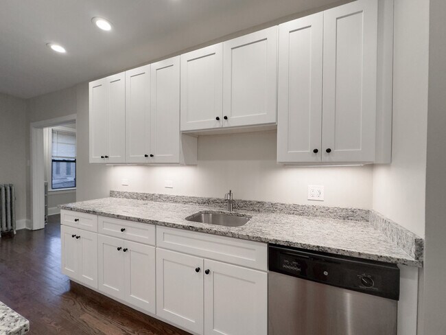 Foto del edificio - 1362 E 52nd St
