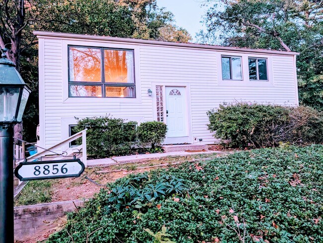 Foto del edificio - 8856 Youngsea Pl