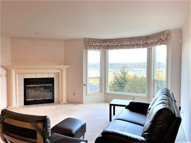 Foto del edificio - CLICK "REQUEST A TOUR" NOW!