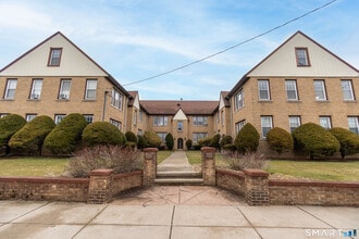 Building Photo - 155 Elm St