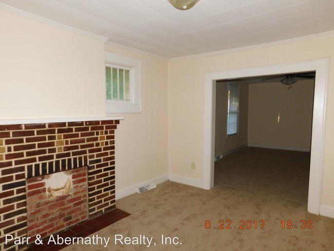 Building Photo - 1005 Roanoke Ave