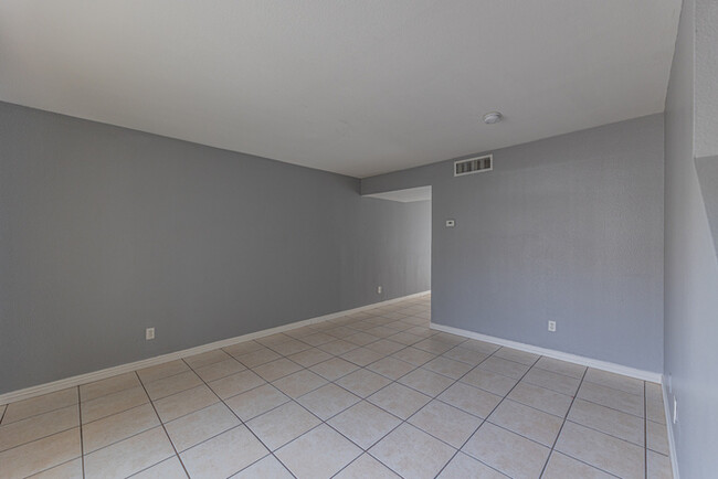 Building Photo - 3840 N 43RD AVE UNIT 70, PHOENIX AZ