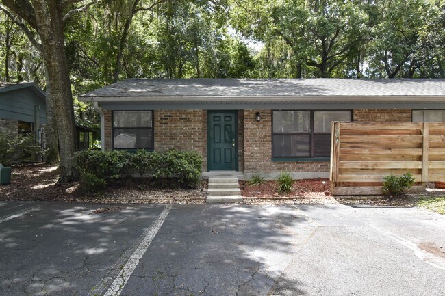Building Photo - 4416 SW 46th Drive (Haystacks)