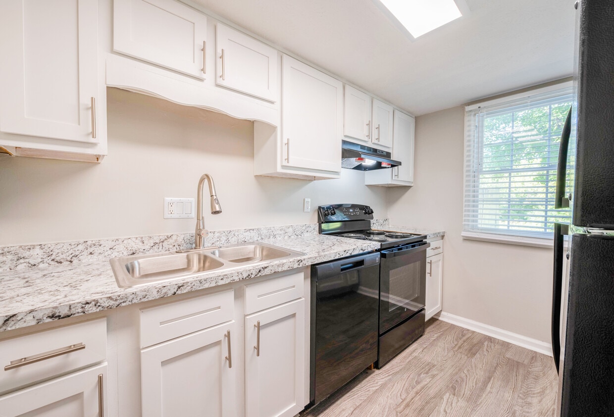 Foto principal - Life at Edgewater Landing