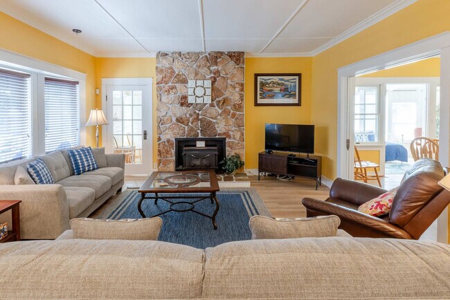 Foto del edificio - 640 S Columbia St