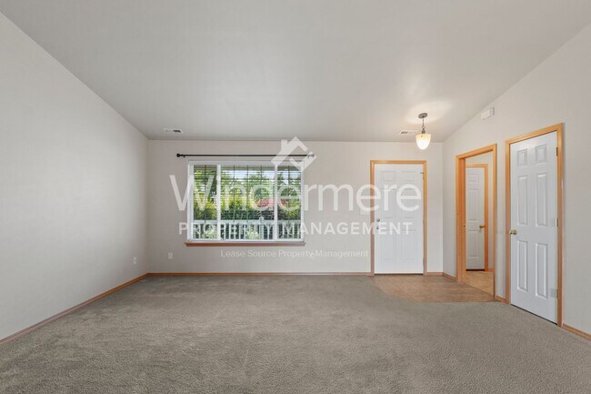 Foto del edificio - **Half off Full 1st Month's Rent** Great 3...