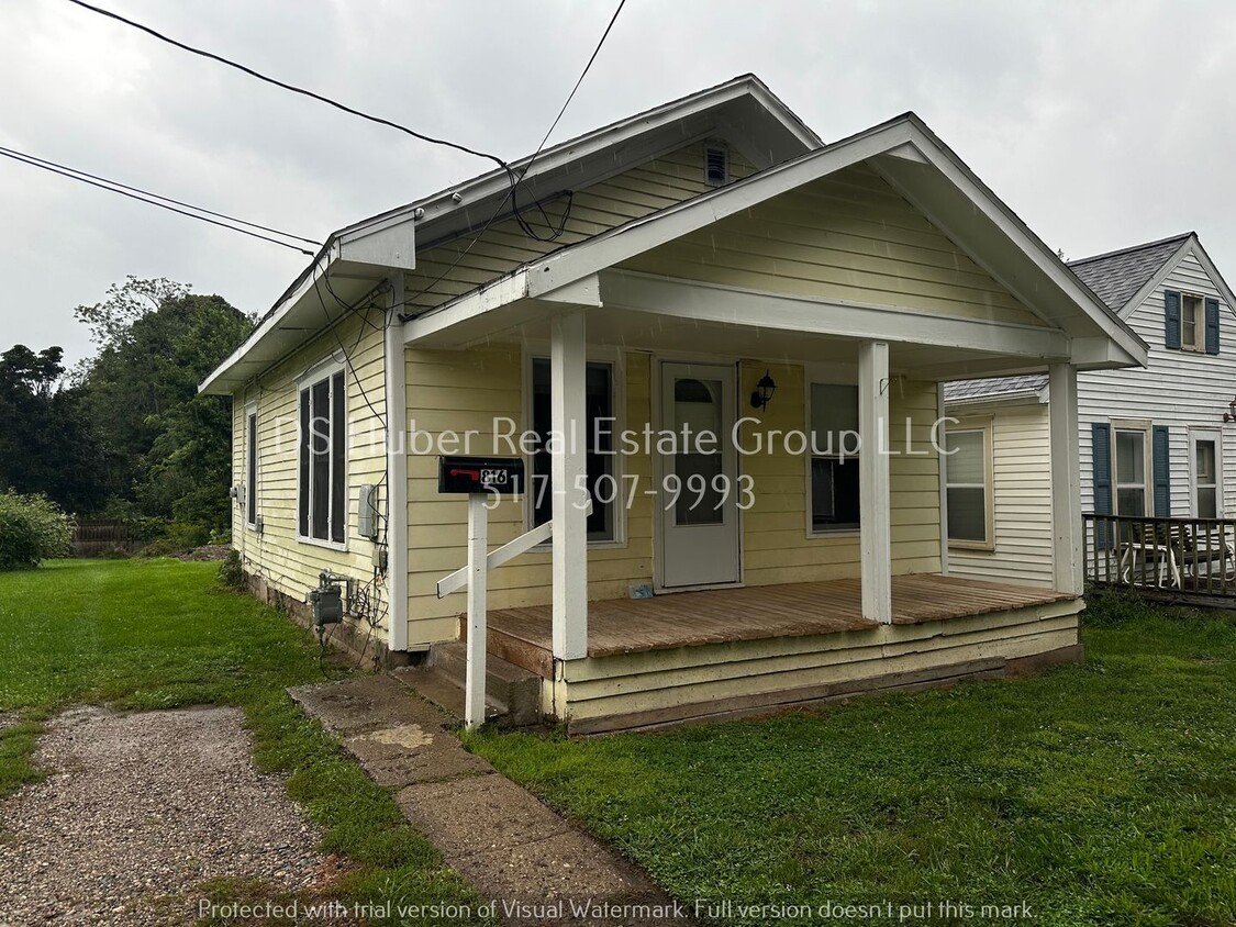 Primary Photo - Located on Lansing's North side is a two b...