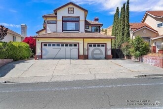 Building Photo - 115 Montego Dr