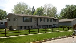 Building Photo - 829 Jane St