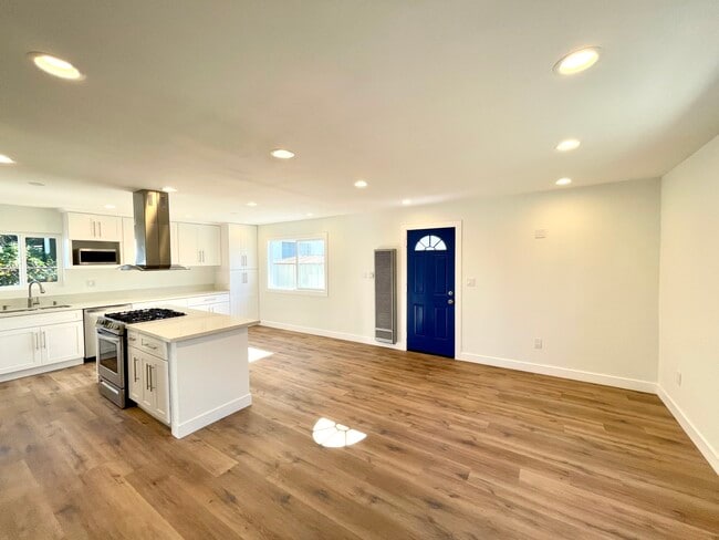 Building Photo - 4237 W 170th St