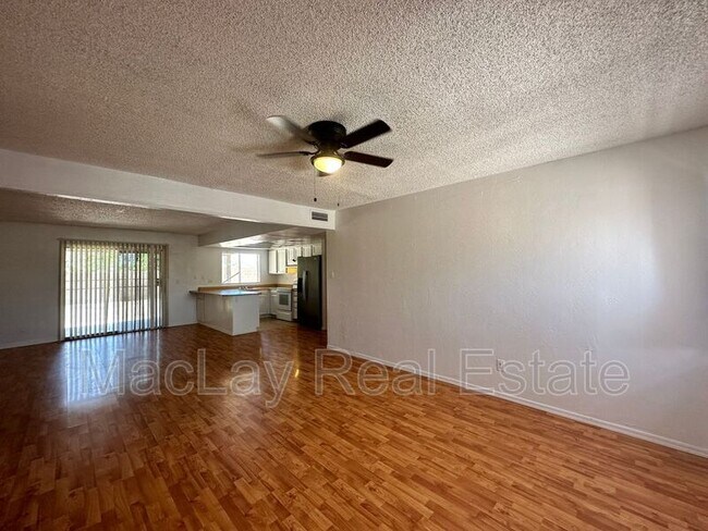 Building Photo - 9123 W Cameron Dr