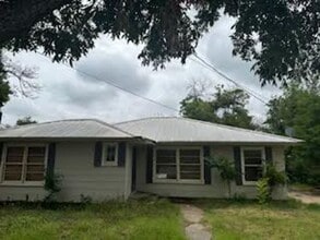 Building Photo - 1270 W Pecan St