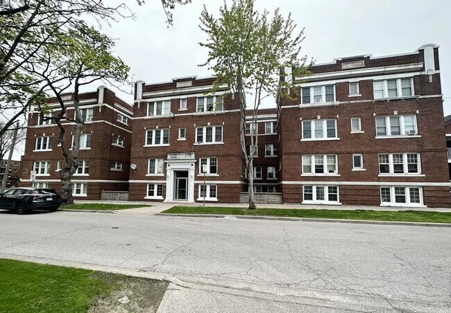 Photo du bâtiment - 308 Randolph Av