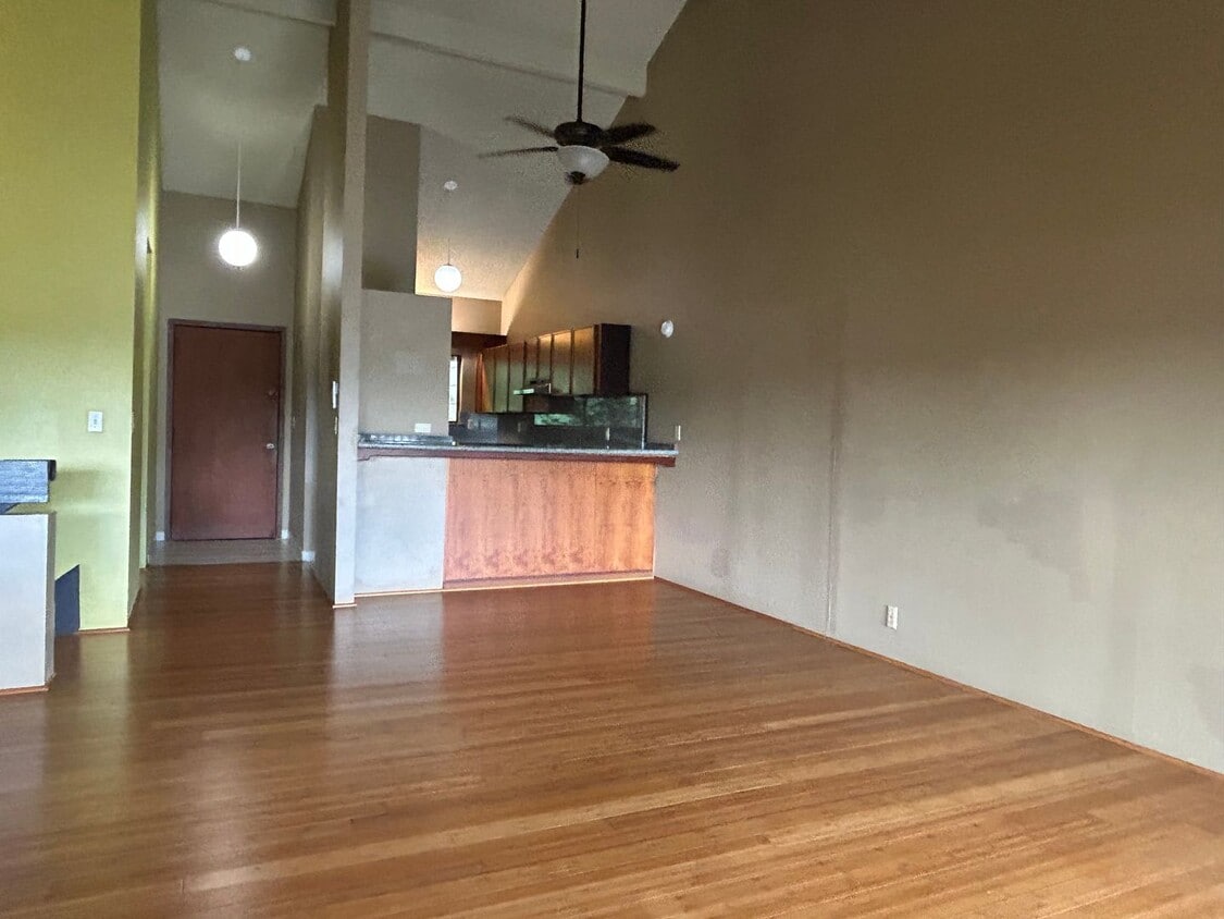 $3890/mo 3 bedroom 2 Baths - spacious, sp... - $3890/mo 3 bedroom  2 Baths - spacious, sp...