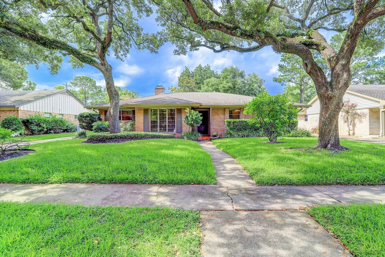 Foto principal - 5638 Yarwell Dr