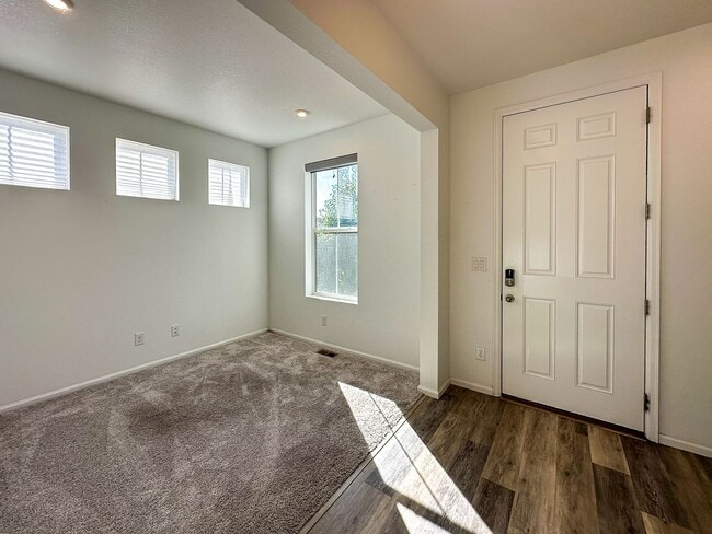 Photo - CORNER 3bd 2.5ba paired home in Trails Edge!