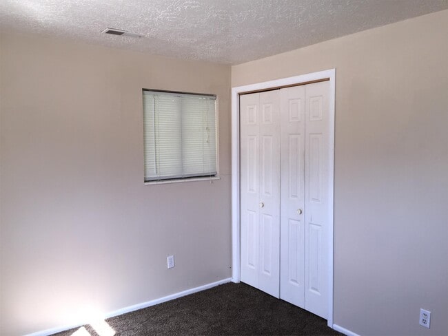 Building Photo - 947 Canyon Rd