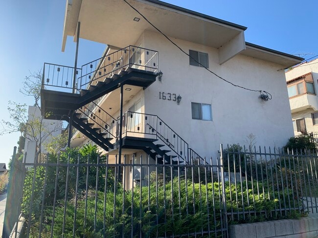 Building Photo - 1633 Micheltorena St