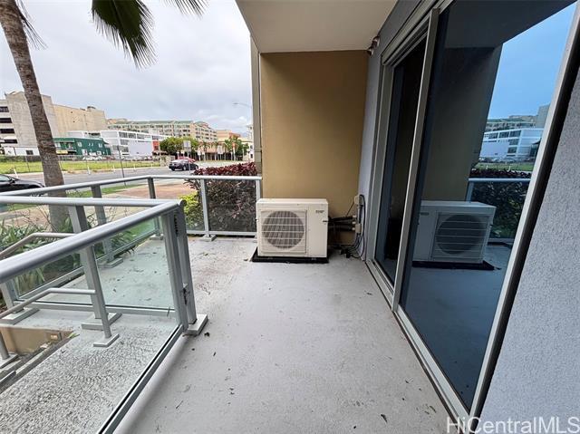 Building Photo - 555 South St