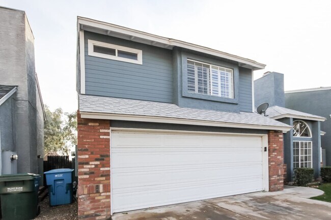 Building Photo - 429 W Renee Dr