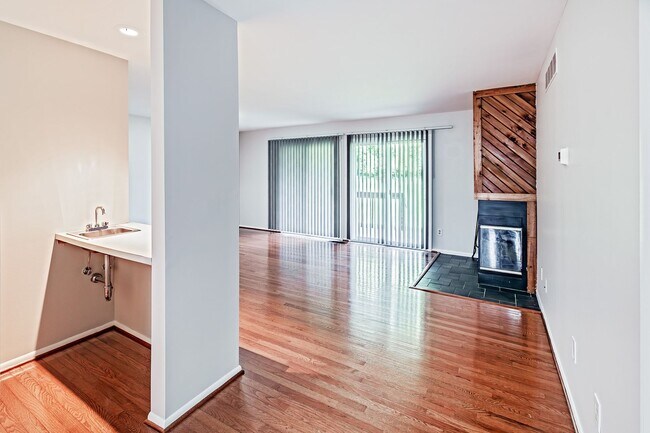Foto del edificio - 33 Foxtail Ct