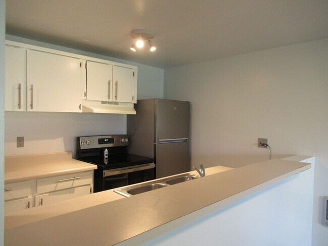 Foto del edificio - APPROVED APPLICATION -Ground Level, end un...