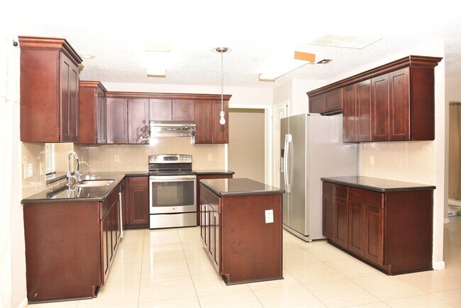 Foto del edificio - 9211 Rocky Valley Dr