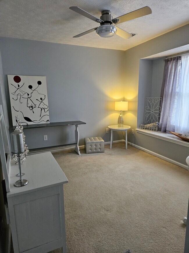 Foto del edificio - 309 Crestwood Ct