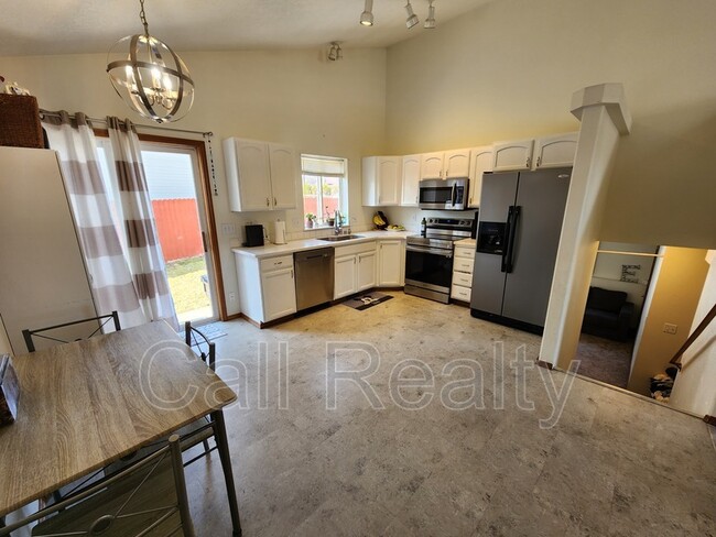 Building Photo - 2622 Oxford Cir