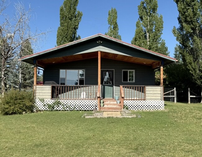 Foto del edificio - Kalispell Home with stunning mountain views