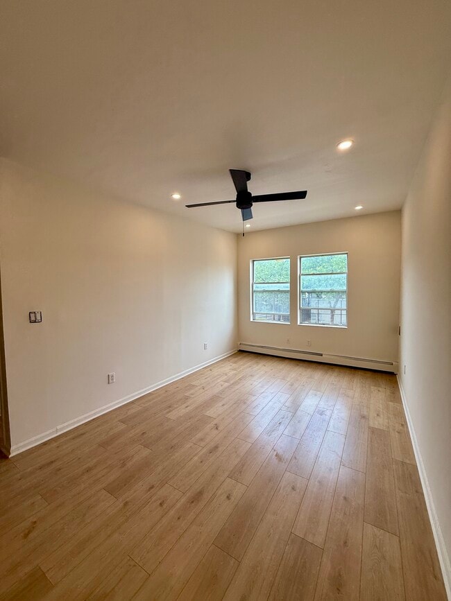Building Photo - 124 Sumpter St