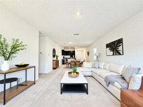 Building Photo - 332 Amber Gln