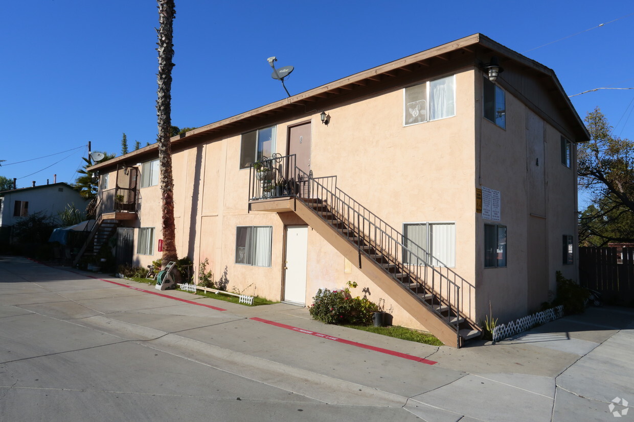 Primary Photo - Las Casitas Apartments